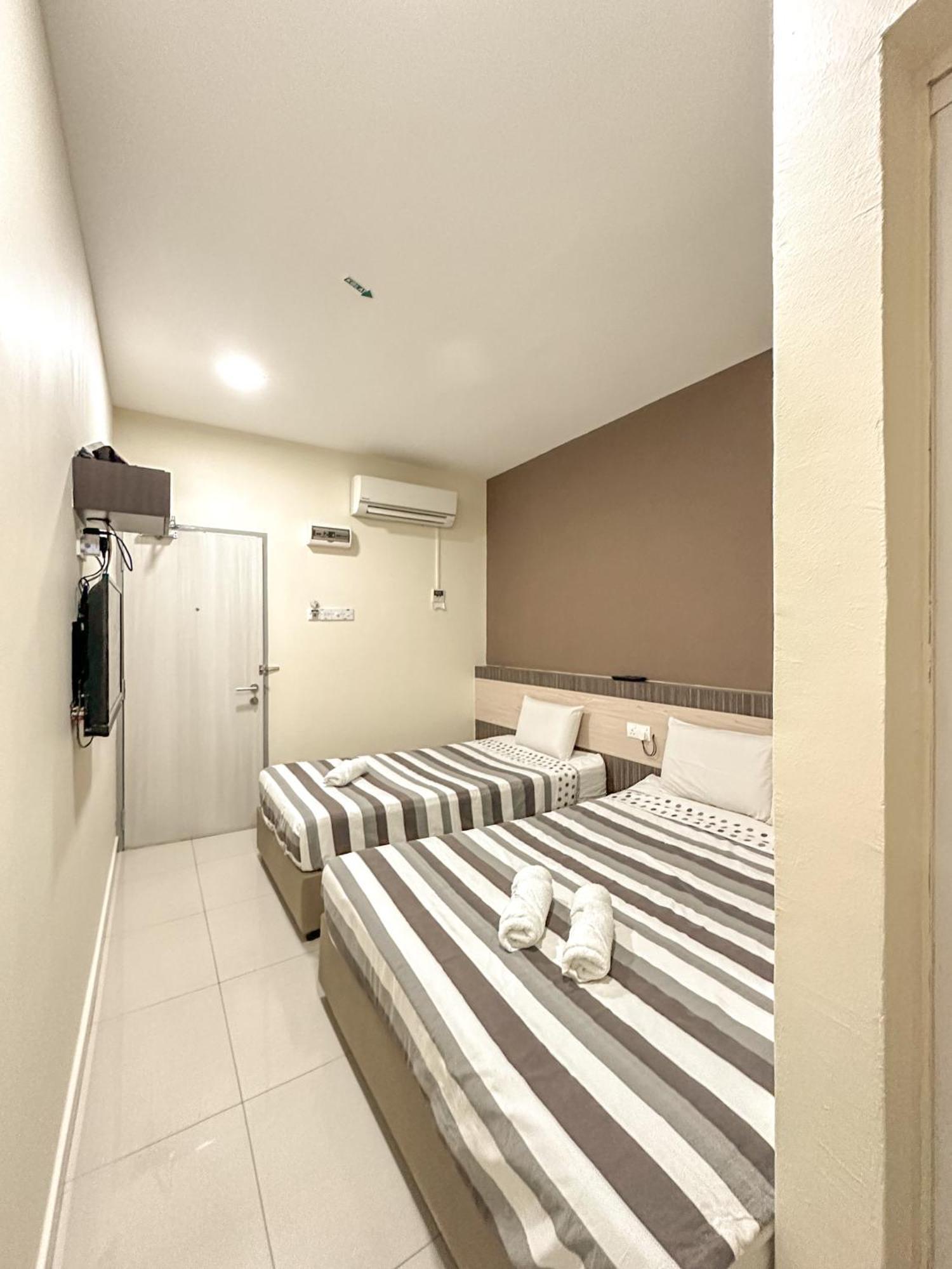 G Star Hotel Пантай Ремис Екстериор снимка