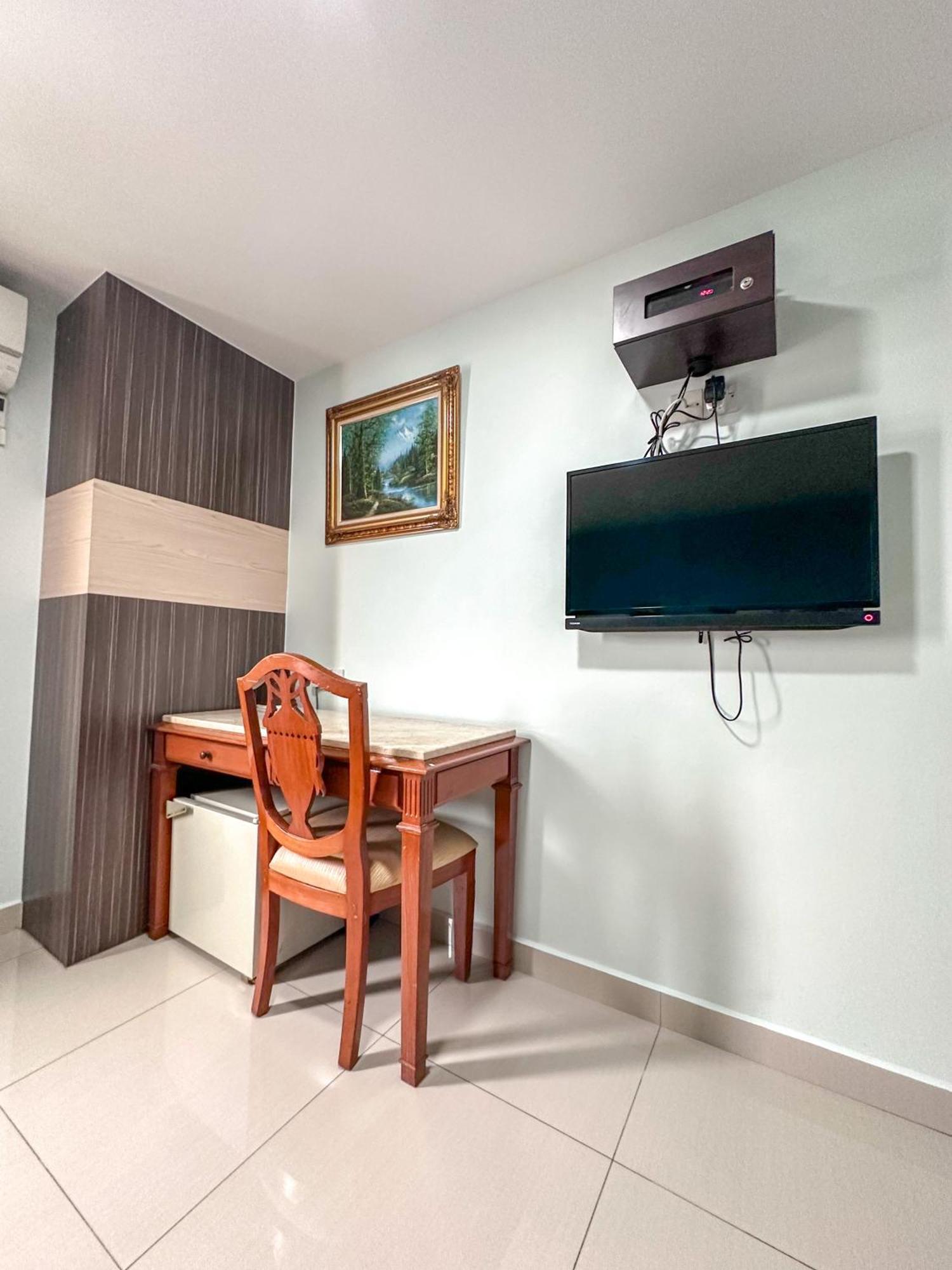G Star Hotel Пантай Ремис Екстериор снимка