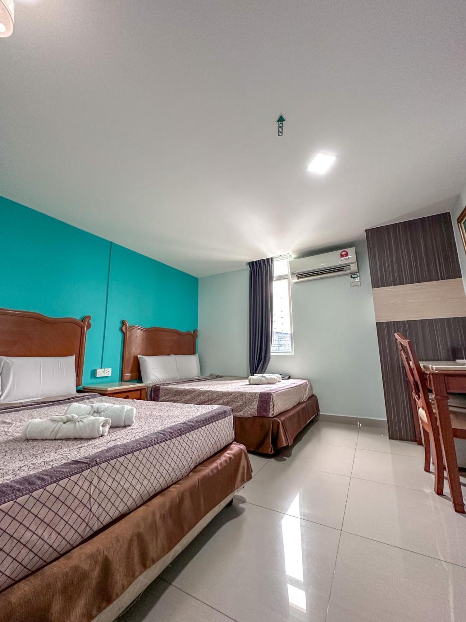 G Star Hotel Пантай Ремис Екстериор снимка